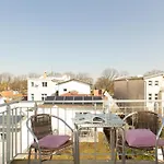 Romantic - Versteck am Strom