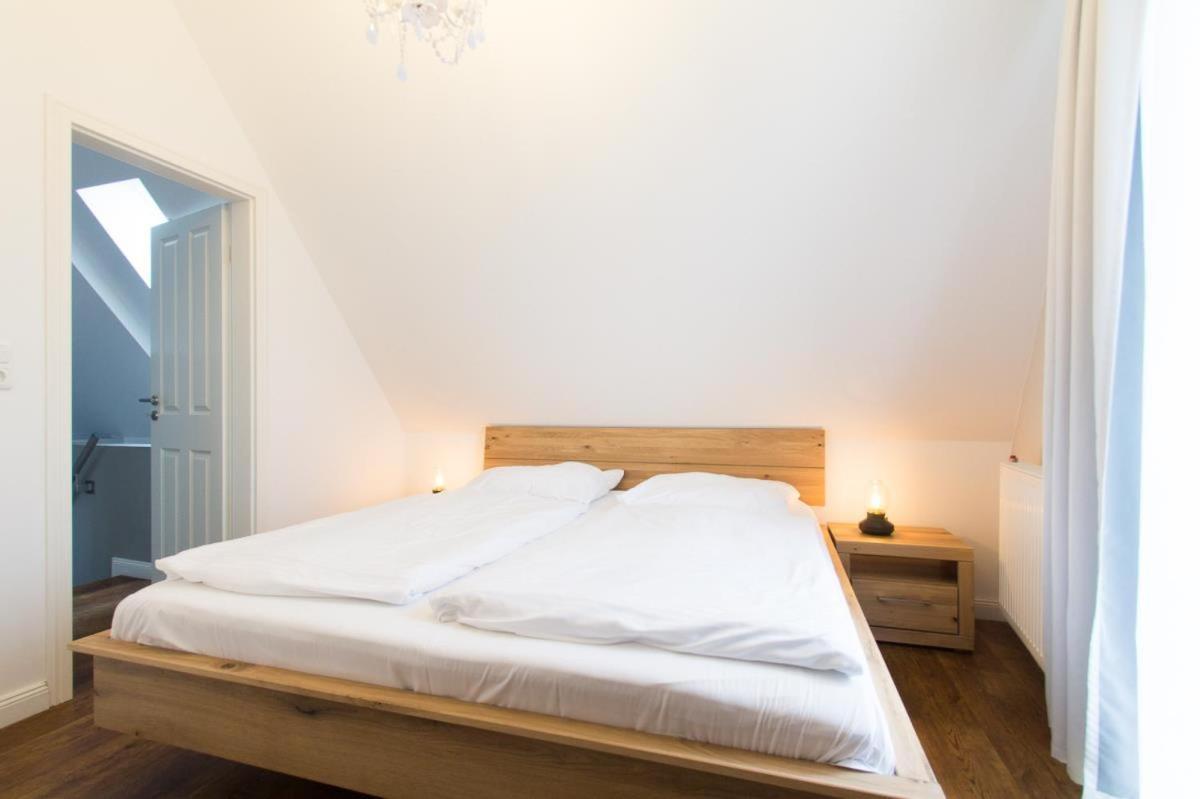 Romantic - Versteck Am Strom * Rostock