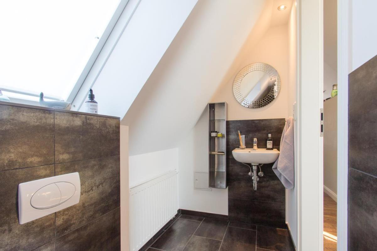 Romantic - Versteck Am Strom * Rostock