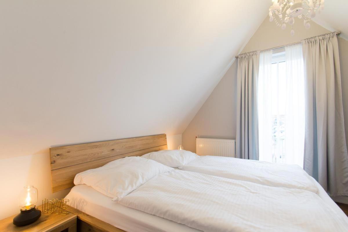 Romantic - Versteck Am Strom