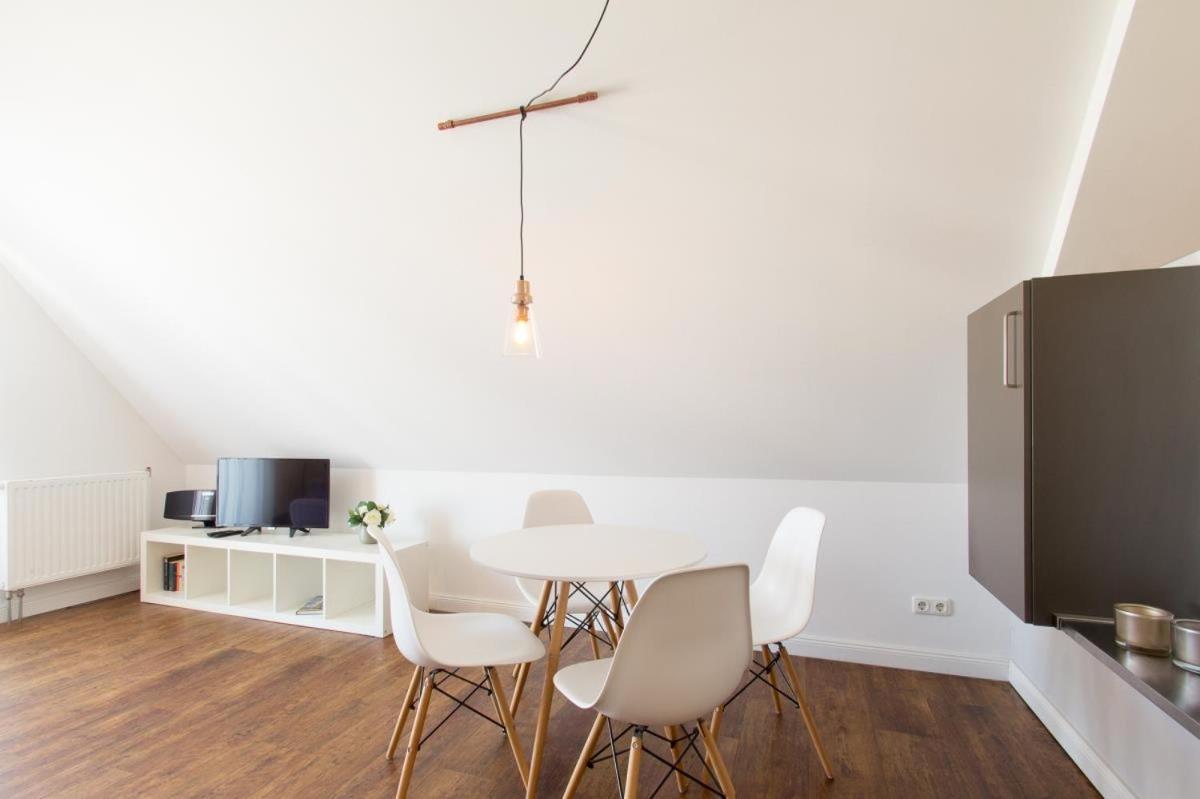 Romantic - Versteck Am Strom